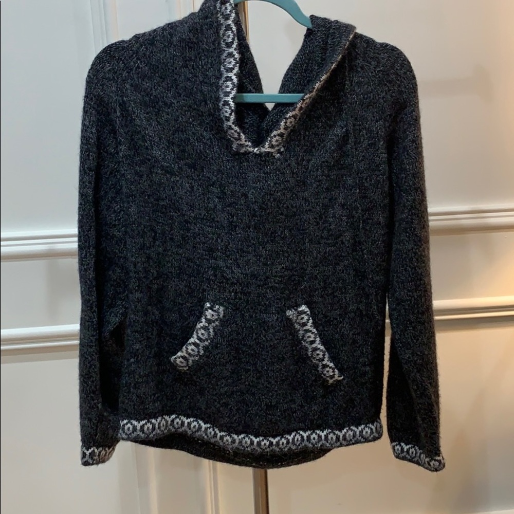 Wool pullover sweater (S/M)